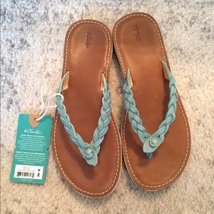 OluKai Kahiko women’s sandals size 8